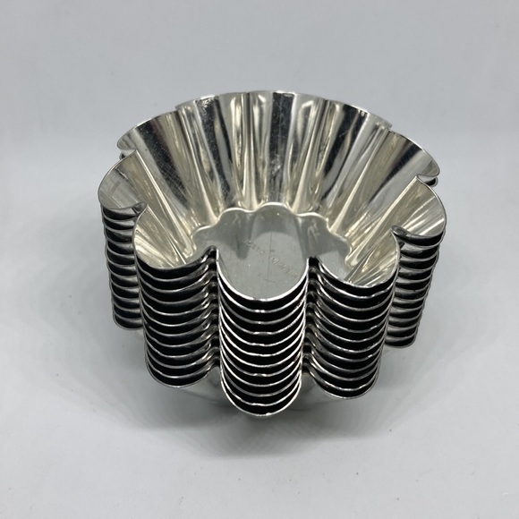 12 Silver Cupcake/Egg Tart Reusable Liners - Picture 6 of 9